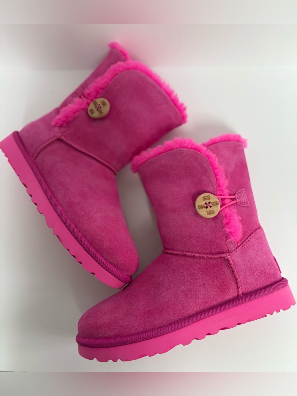 UGG Bailey Button Short Suede Sherling Boots - Hot Pink Fuchsia - Women’s Size 6